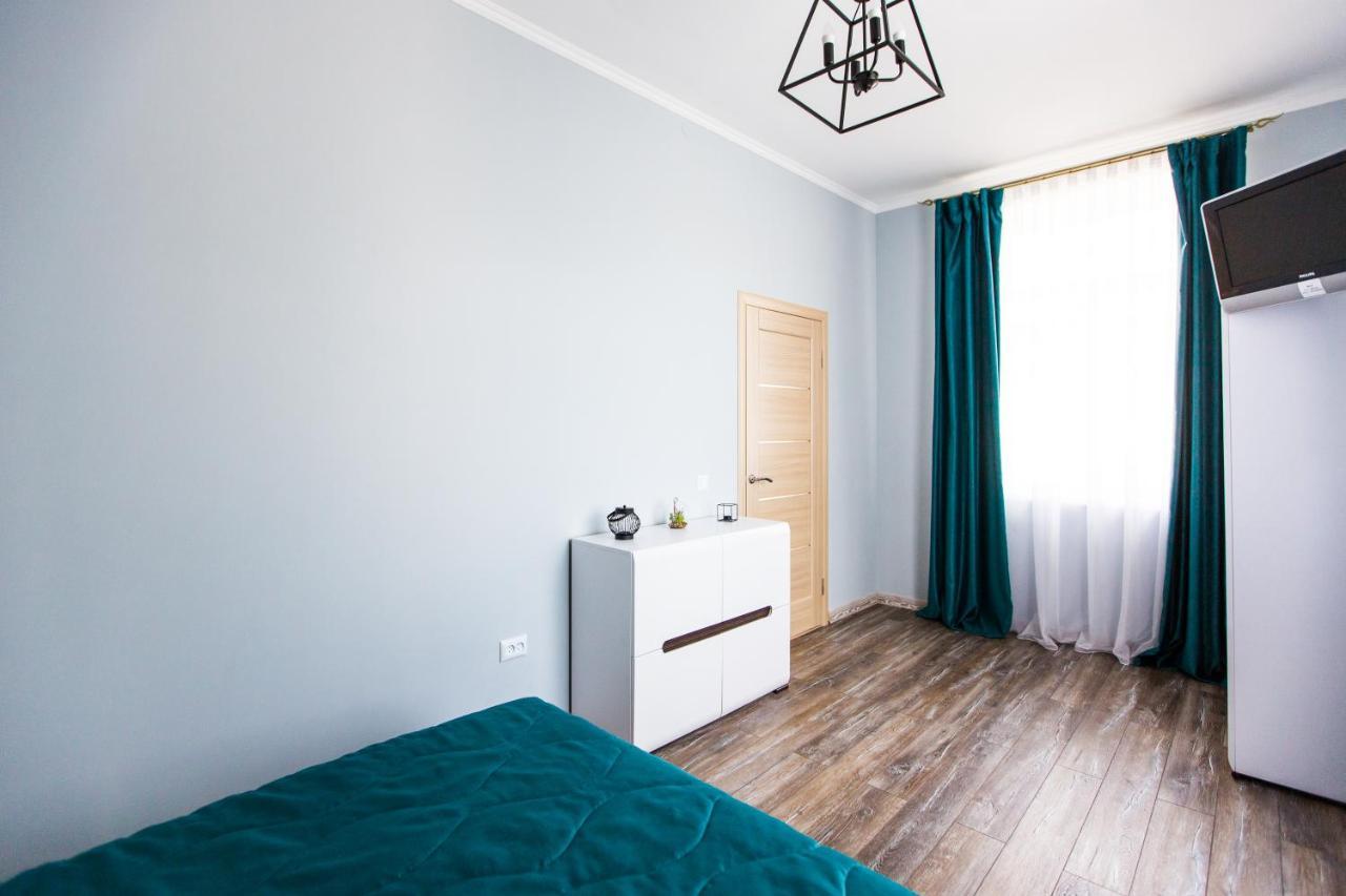 1 Bedroom Apartment Near Elizabeth'S The Cathedral 利沃夫 外观 照片